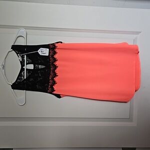 Blu Planet Size Medium Coral & Black Lace Top